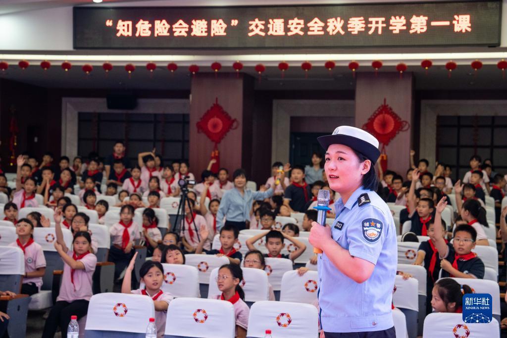 jj梭哈游戏